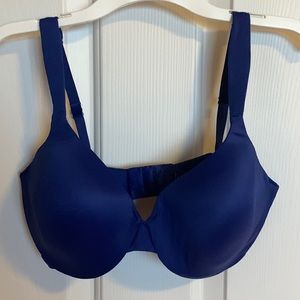 Body by Victoria Victoria’s Secret lined underwire bras US 34DD without tag blue